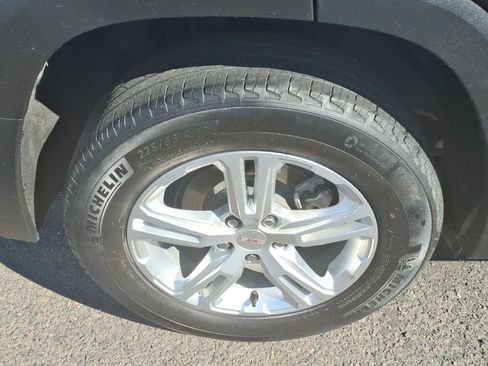 Used 2022 GMC Terrain SLE w/ Driver Convenience Package FWD image 17