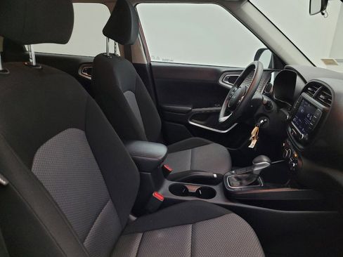 Used 2023 Kia Soul LX image 21