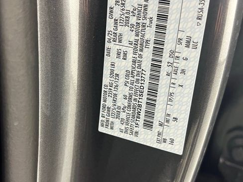 Used 2025 Ford F250 Lariat w/ Chrome Package image 35