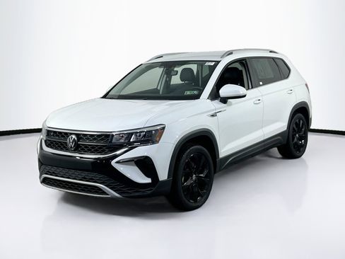 Used 2022 Volkswagen Taos SE AWD/4WD image 1