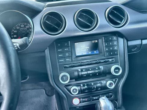 Used 2017 Ford Mustang Coupe RWD image 18