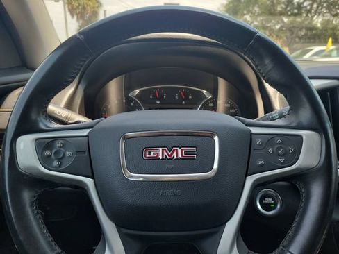 Used 2018 GMC Terrain SLE w/ Driver Convenience Package FWD image 10