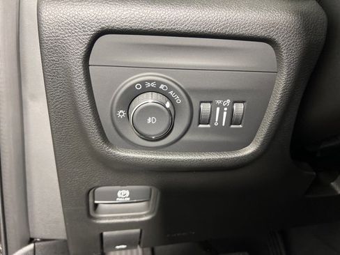 New 2025 Jeep Grand Cherokee L Limited w/ Trailer Tow Package image 20