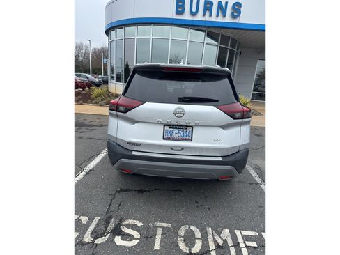 Used 2022 Nissan Rogue SV w/ SV Premium Package image 6