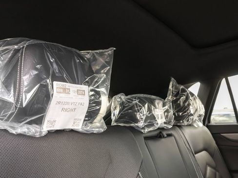 New 2026 Volkswagen Atlas Cross Sport SE image 38