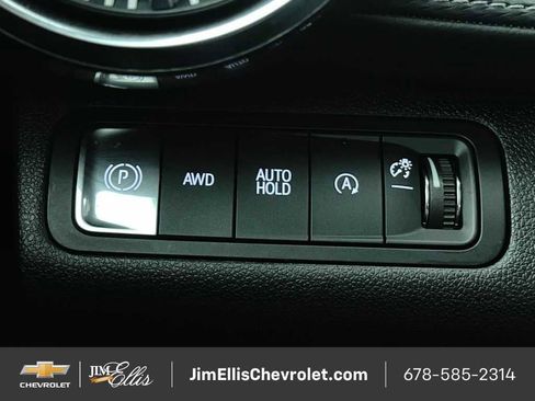 Certified 2025 Chevrolet Equinox LT w/ Convenience Package II image 35