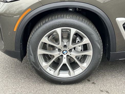 New 2026 BMW X5 xDrive40i w/ Climate Comfort Package image 10