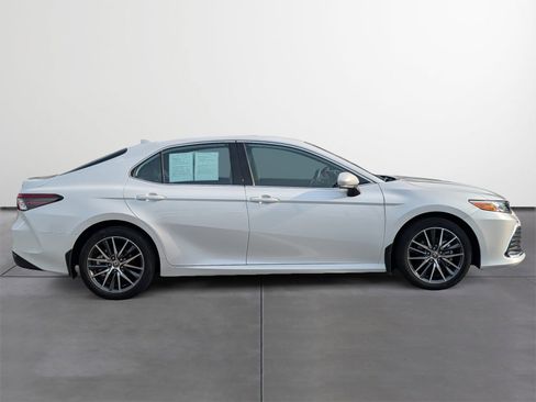 Used 2023 Toyota Camry XLE image 6
