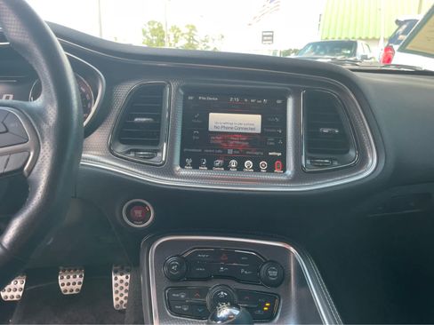 Used 2015 Dodge Challenger SRT Hellcat RWD image 15