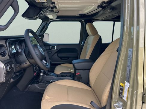 New 2026 Jeep Gladiator Willys AWD/4WD image 11