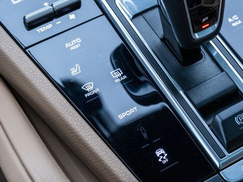 Used 2019 Porsche Cayenne AWD/4WD image 22