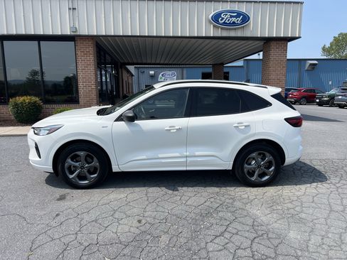 Used 2024 Ford Escape ST-Line w/ Tech Pack #1 AWD/4WD image 1