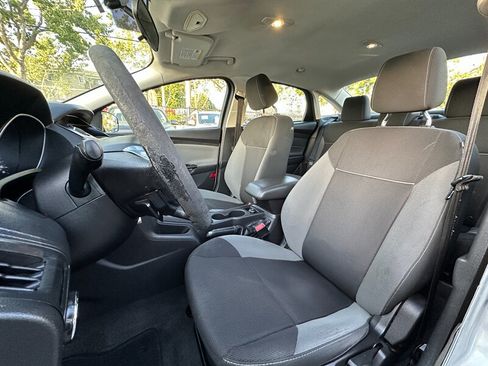 Used 2012 Ford Focus SE FWD image 11