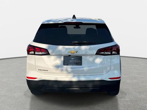Used 2023 Chevrolet Equinox LS w/ LS Convenience Package FWD image 4