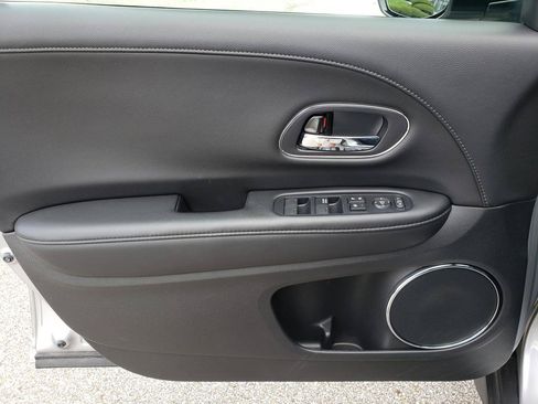 Used 2019 Honda HR-V EX-L image 9