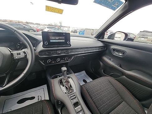 Certified 2025 Honda HR-V Sport image 27