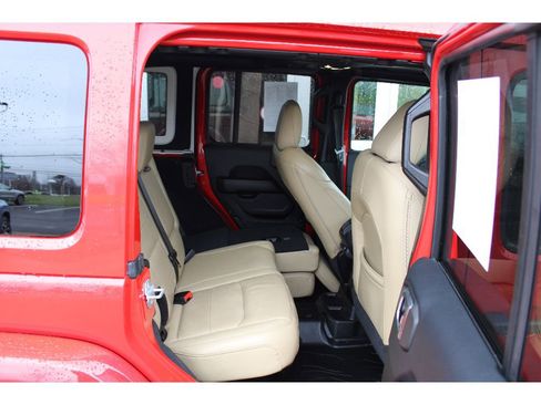 Used 2018 Jeep Wrangler Unlimited Sahara w/ Dual Top Group image 17