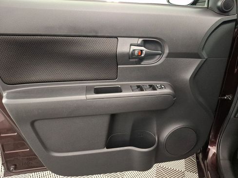 Used 2008 Scion xB FWD image 2