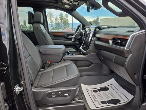 Used 2026 GMC Yukon Denali w/ Advanced Technology Package AWD/4WD image 38