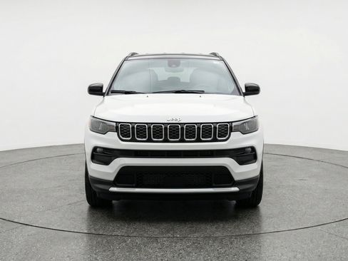 Used 2025 Jeep Compass Limited AWD/4WD image 2