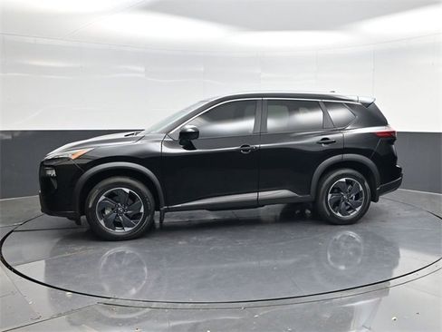 Used 2024 Nissan Rogue SV w/ SV Premium Package image 6