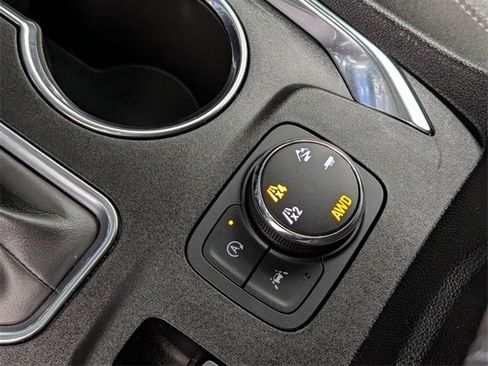 Certified 2022 Chevrolet Traverse LT w/ LPO, Blackout Package image 27