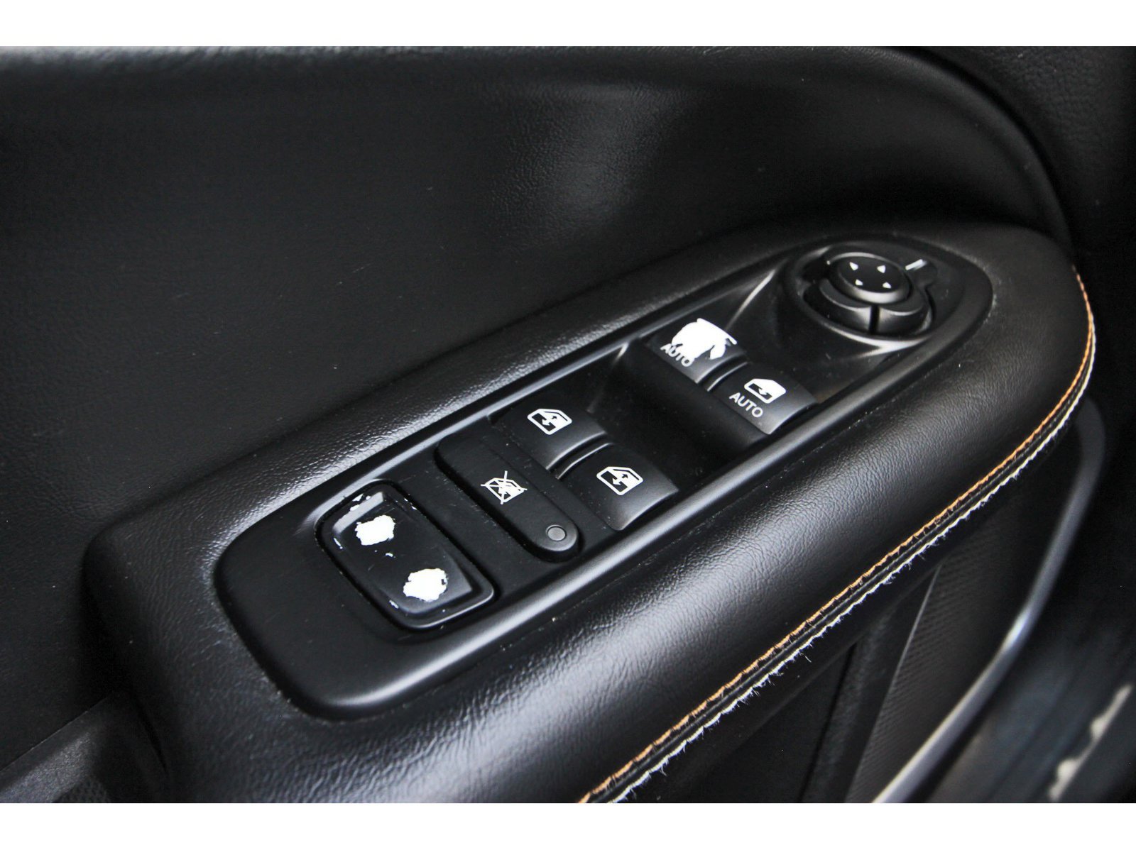 Used 2018 Jeep Compass Latitude w/ Popular Equipment Group FWD image 24