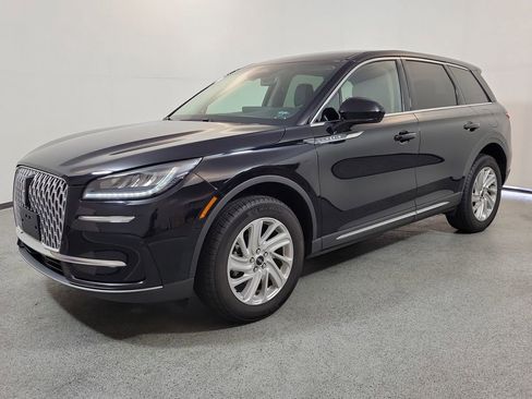 Used 2023 Lincoln Corsair AWD image 3