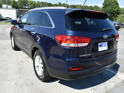 Used 2016 Kia Sorento FWD image 8