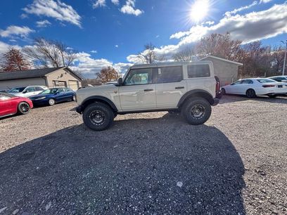 New 2025 Ford Bronco Badlands w/ Sasquatch Package