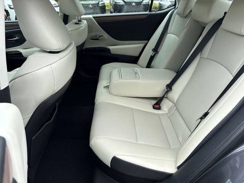 Used 2025 Lexus ES 300h w/ Premium Package FWD image 23