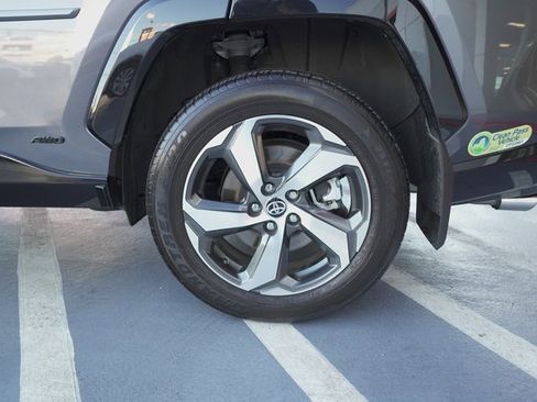 Certified 2023 Toyota RAV4 SE image 32