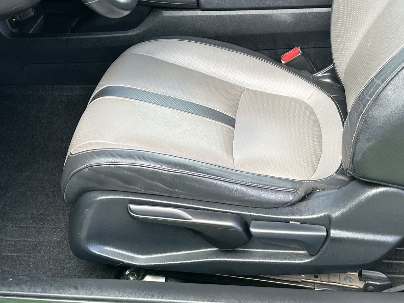 Used 2017 Honda Civic Touring image 11