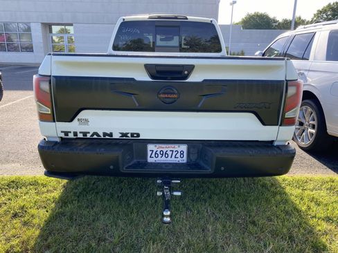 Used 2021 Nissan Titan PRO-4X w/ Pro-4x Convenience Package AWD/4WD image 6