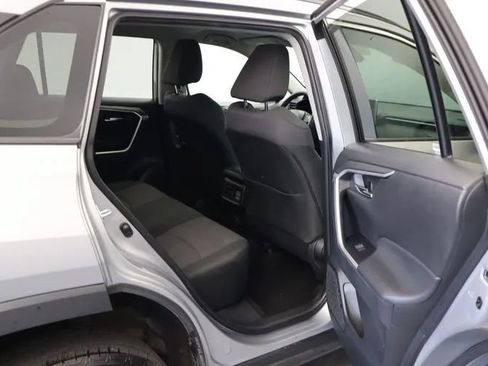 Used 2024 Toyota RAV4 XLE FWD image 15