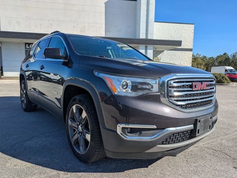 Used 2017 GMC Acadia SLT image 3
