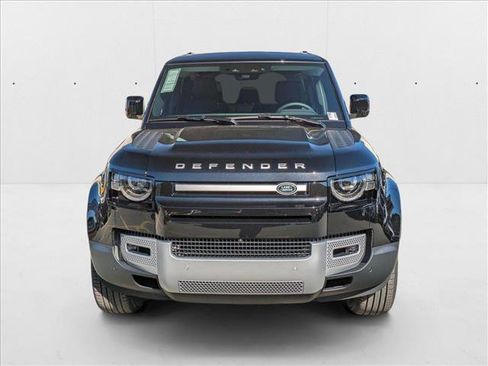 New 2025 Land Rover Defender 110 S image 6