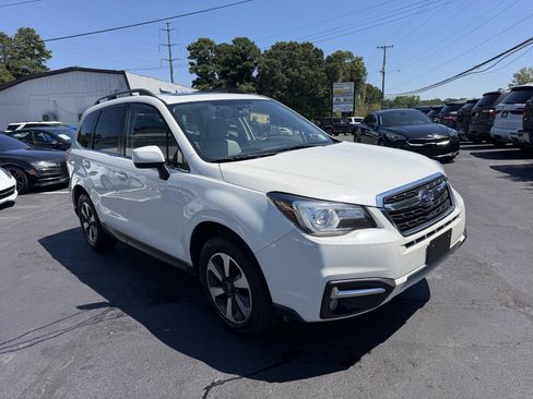Used 2018 Subaru Forester 2.5i Limited AWD/4WD image 2