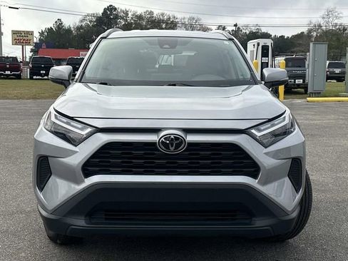 Used 2024 Toyota RAV4 XLE image 3