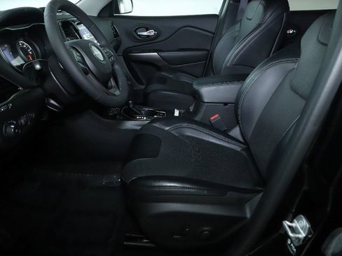 Used 2022 Jeep Cherokee Limited image 19