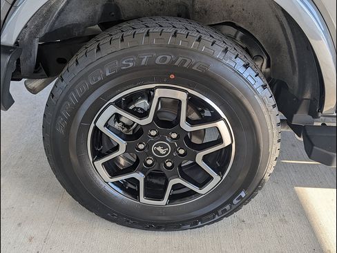 Used 2024 Ford Bronco Outer Banks AWD/4WD image 17