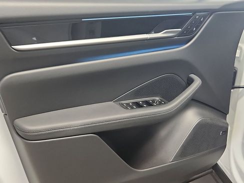 New 2026 Porsche Macan 4 Electric AWD/4WD image 14