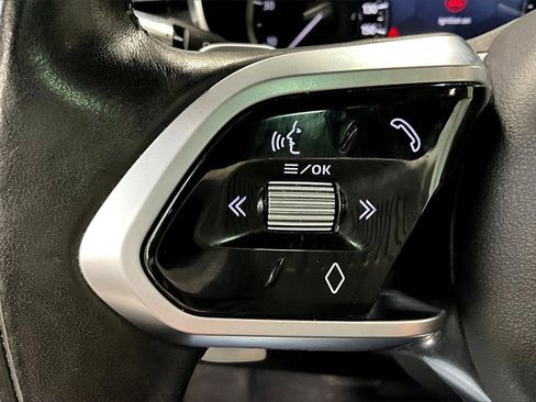 Used 2021 Jaguar F-PACE image 10