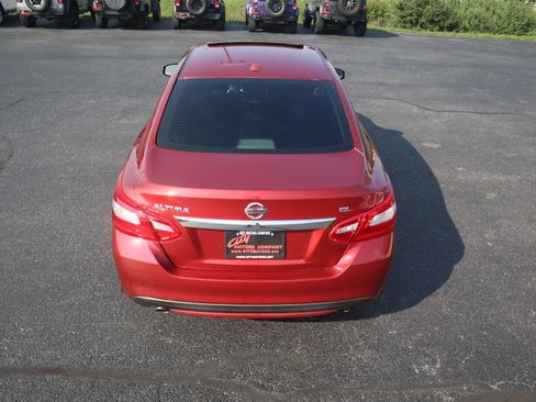 Used 2016 Nissan Altima 2.5 SL w/ Moonroof Package FWD image 10
