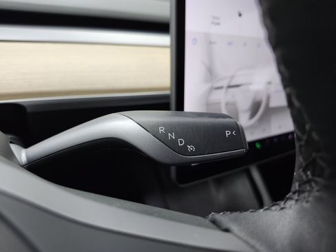 Used 2021 Tesla Model Y Long Range AWD/4WD image 33
