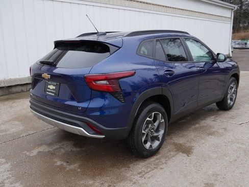 Used 2024 Chevrolet Trax LT w/ Driver Confidence Package image 7