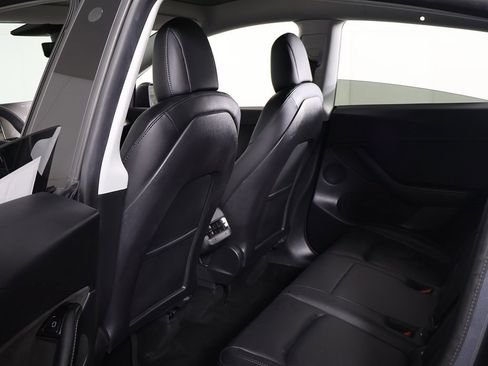 Used 2021 Tesla Model Y Long Range image 29