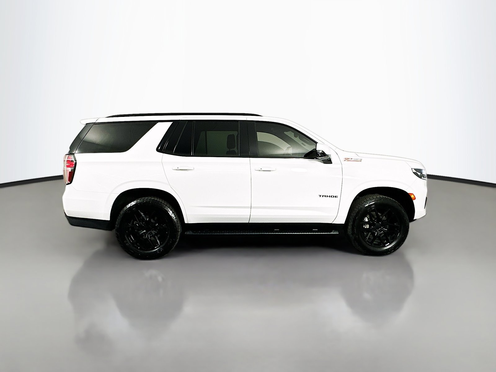 Used 2021 Chevrolet Tahoe Z71 w/ Z71 Off-Road Package AWD/4WD image 9