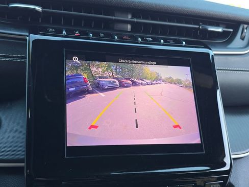 Used 2023 Jeep Grand Cherokee Altitude RWD image 16