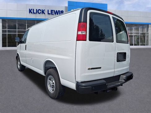 New 2025 Chevrolet Express 3500 w/ Driver Convenience Package RWD image 3